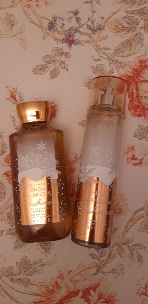 Bath&Body Works Snow Flakes & Cashmere mgiełka żel pod prysznic zestaw