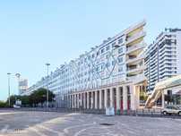 Apartamento T5 com terraço em localização privilegiada do Parque da...