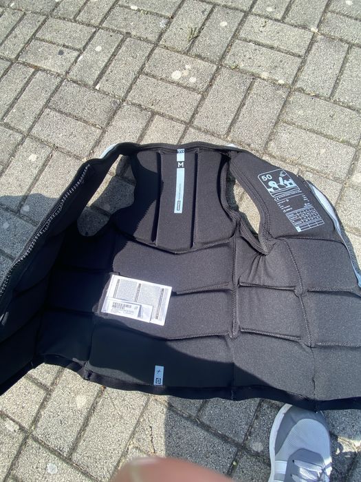 (Novo) Colete desporto nautico 50€ , fatos surf50€