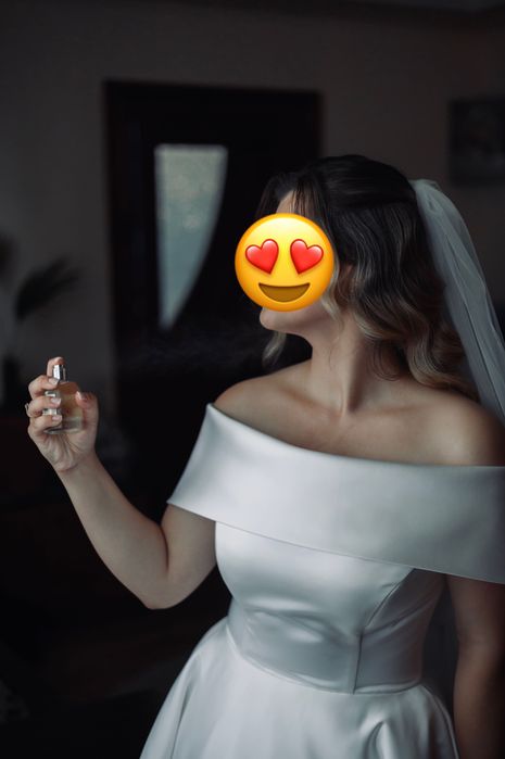 Продам весільну сукню