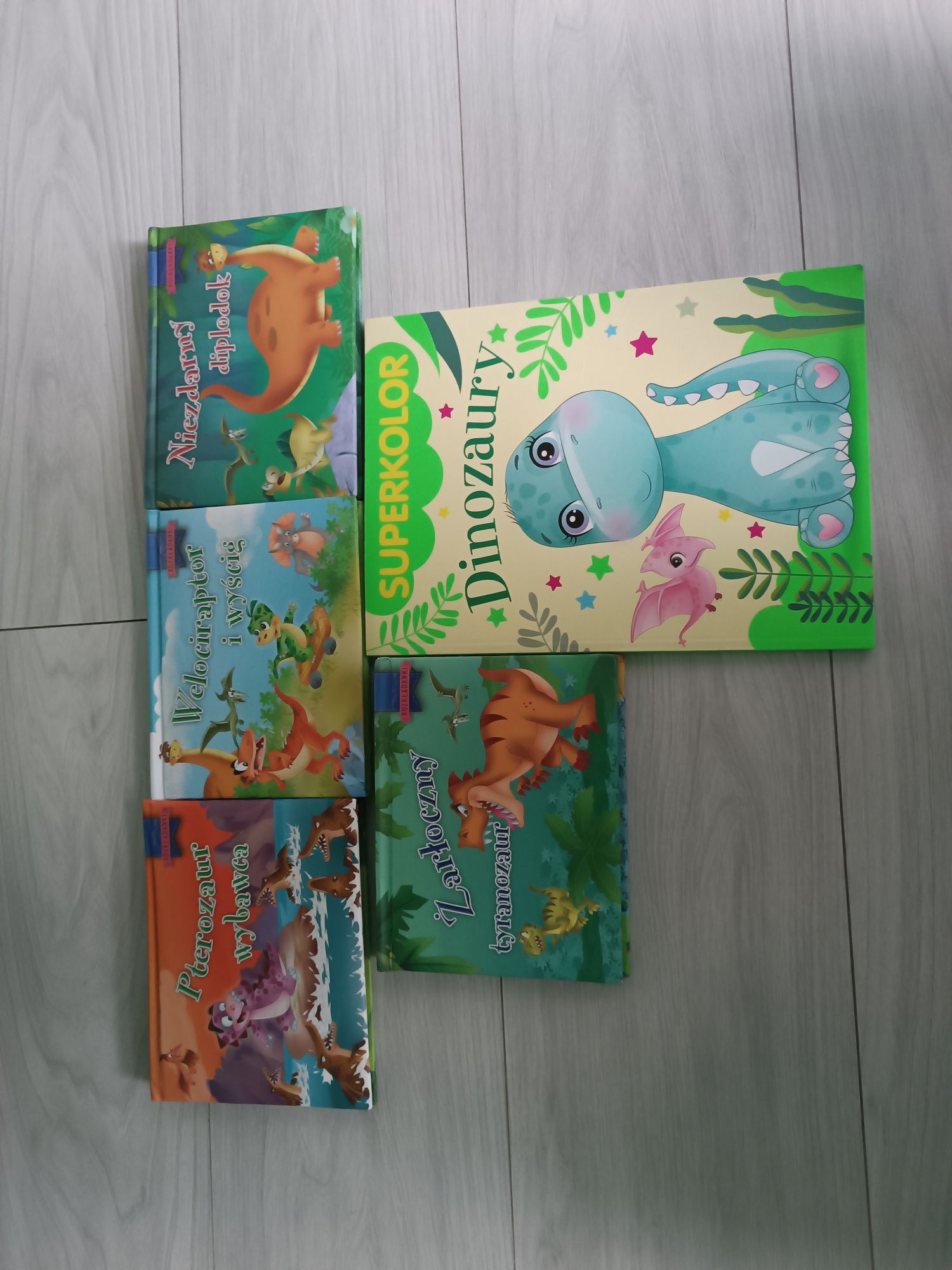 Książki dla dzieci z dinozaurami 3D