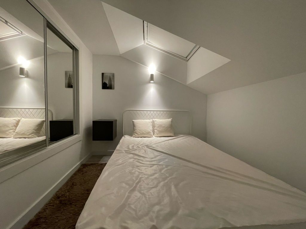SEM CAUÇÃO. Quarto para raparigas.