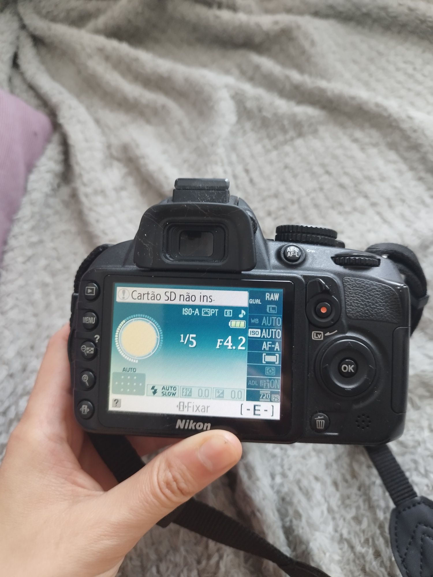 Máquina Fotográfica Nikon D3100