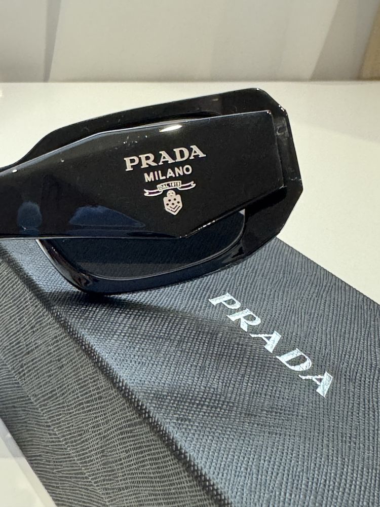 Окуляри сонцезахисні Prada з широкою оправою чорні (очки Прада)