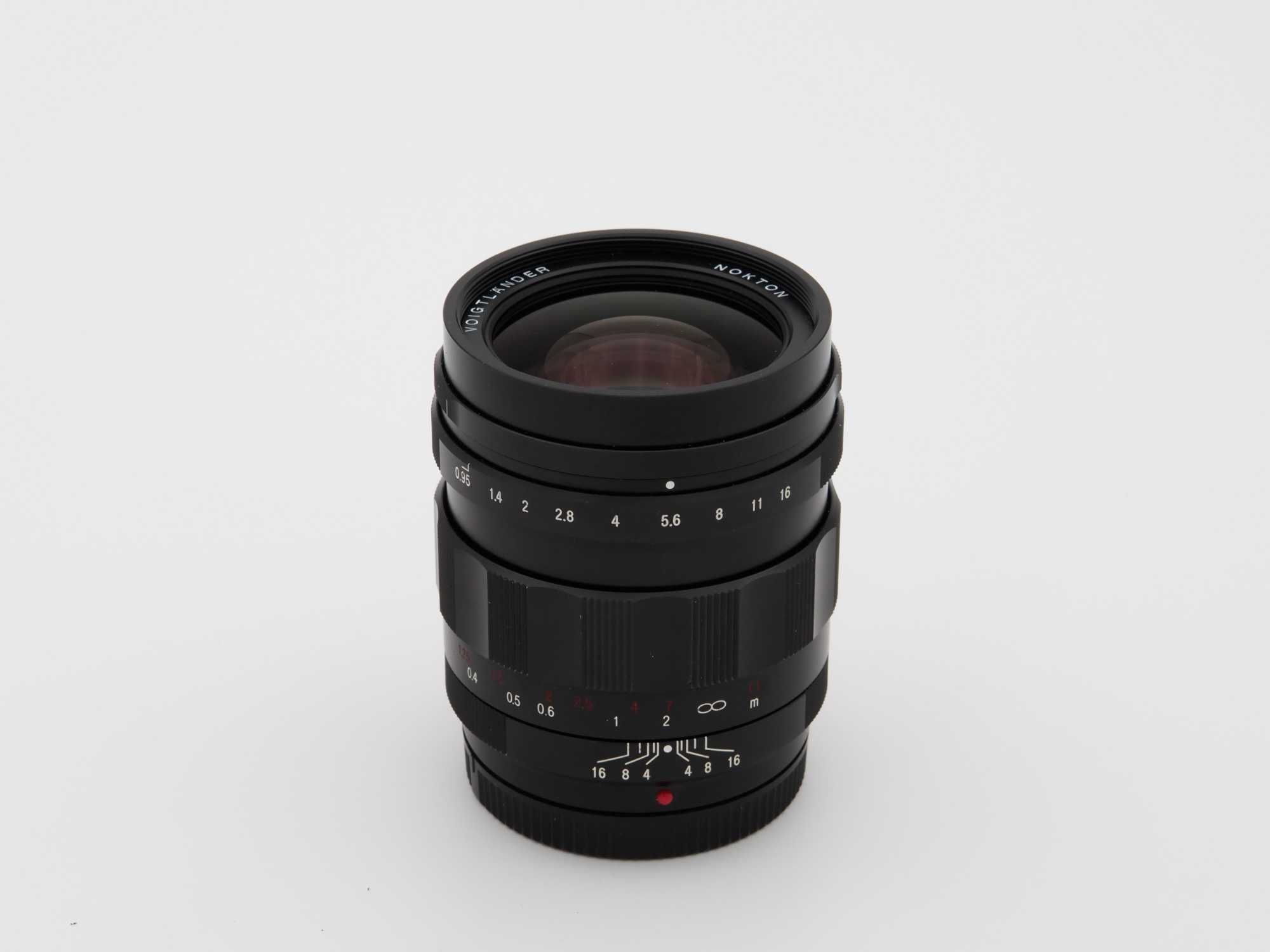Lente Voigtlander Nokton 25 mm f/0,95 Tipo II Micro 4/3