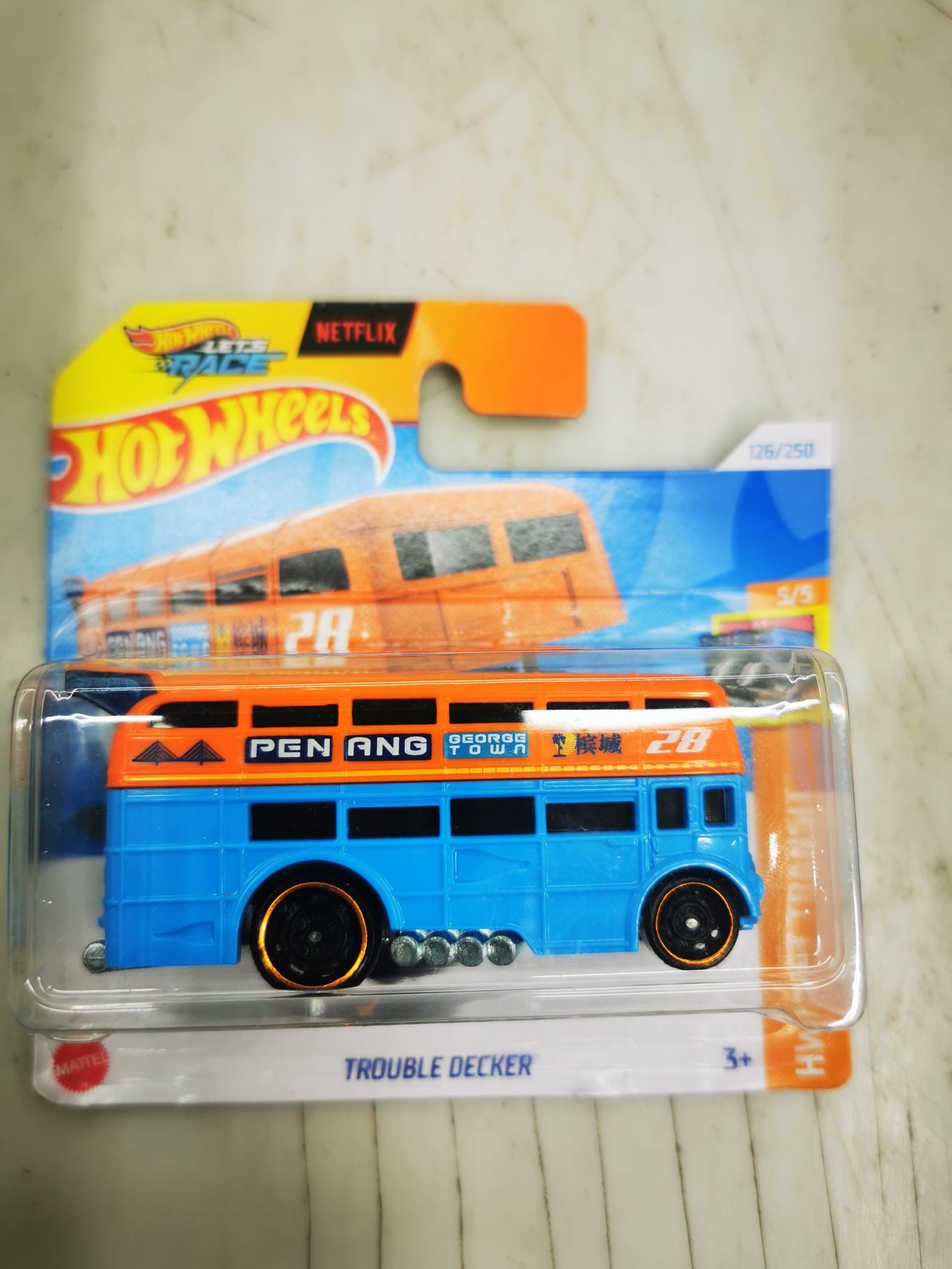 Trouble Decker Netflix Hot Wheels 2024