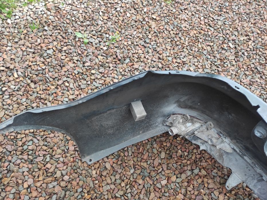 Toyota Avensis FL zderzak tył sedan 12-15