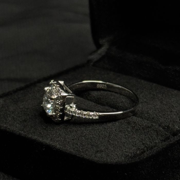 Каблучка з муассанітом 1 ct