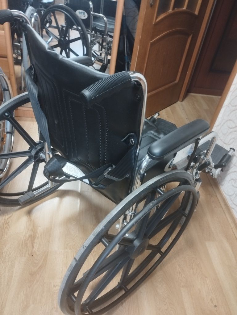 Інвалідна коляска,інвалідний візок,инвалидная коляска,инвалидноекресло