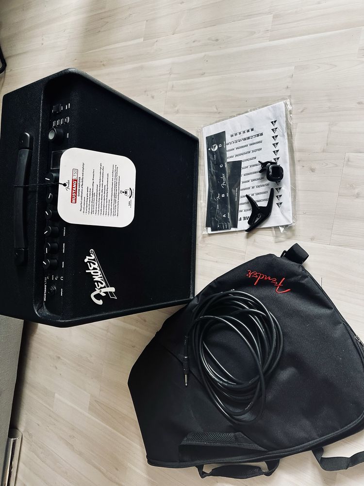 Zestaw gitara Squier by fender + Fender mustang