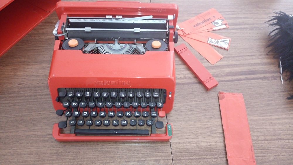 Maquina de escrever Olivetti Valentine
