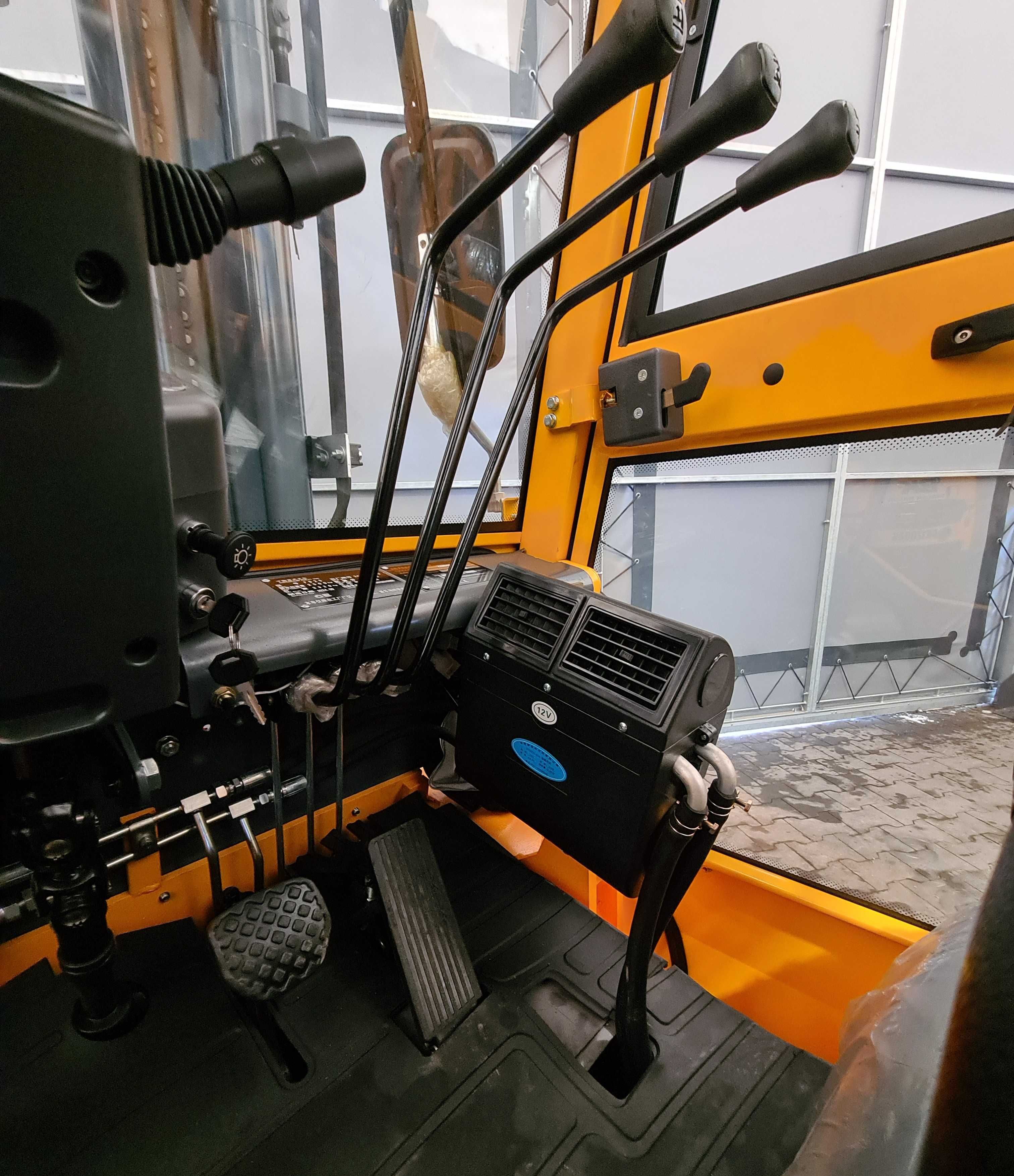 Nowy wózek widłowy FD25 2,5 tony diesel kabina + UDT