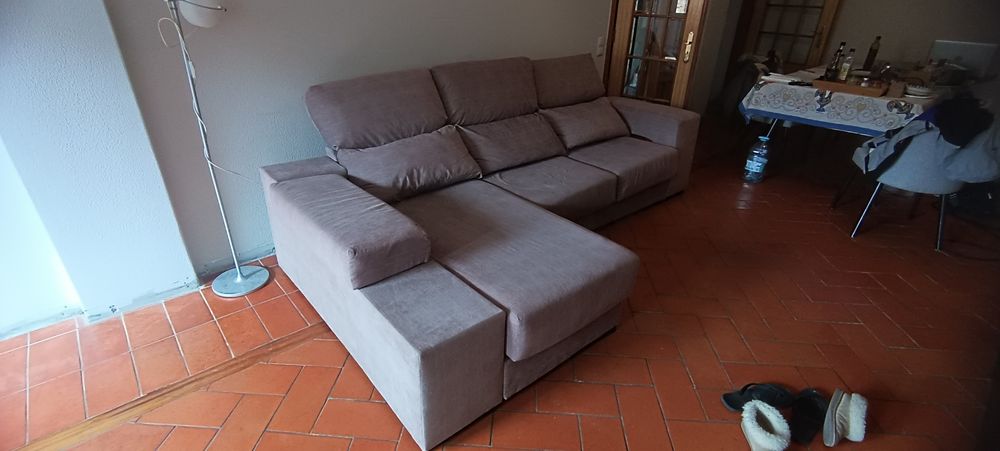 Sofá com chaise longue