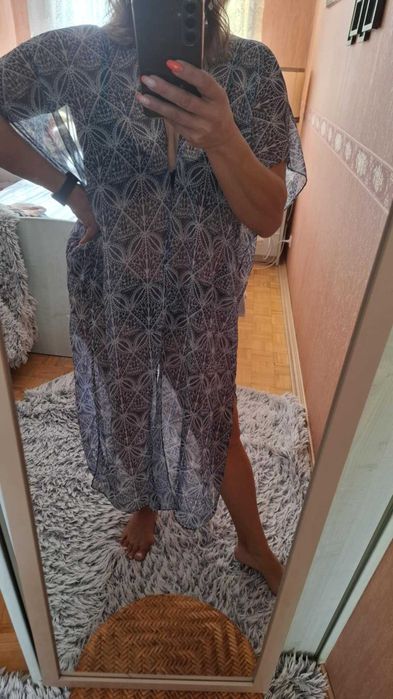 Narzutka na strój kąpielowy rozmiar Gina Tricot/ roz.uniwersalny