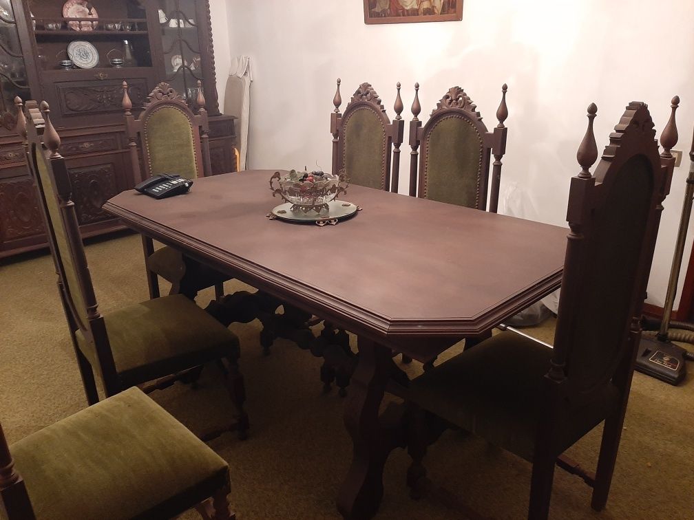 Mesa de sala jantar antiga com 8 cadeiras