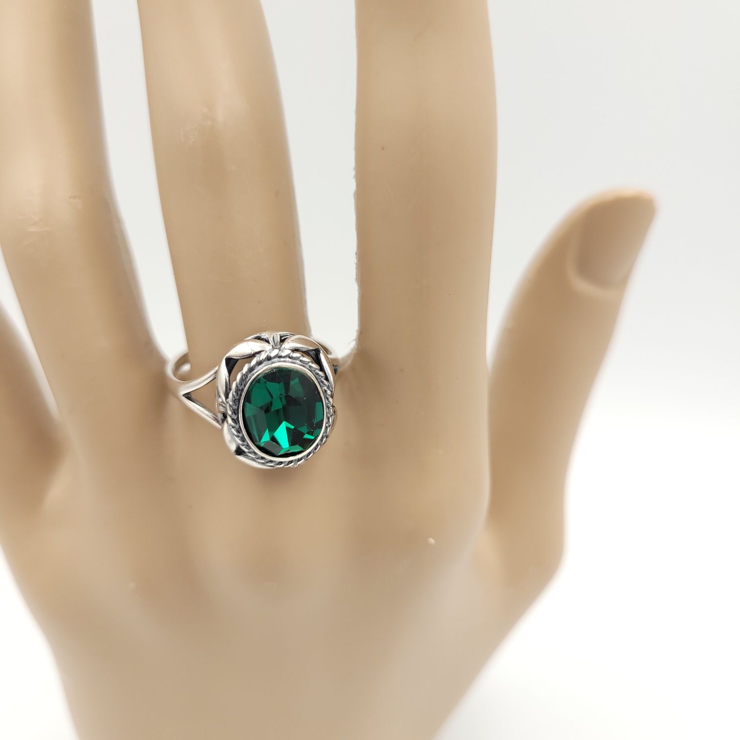 Srebrny pierścionek pr.925 kryształ zielony nowość