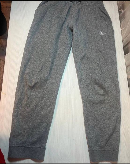 Спортивний костюм від бренду Nike