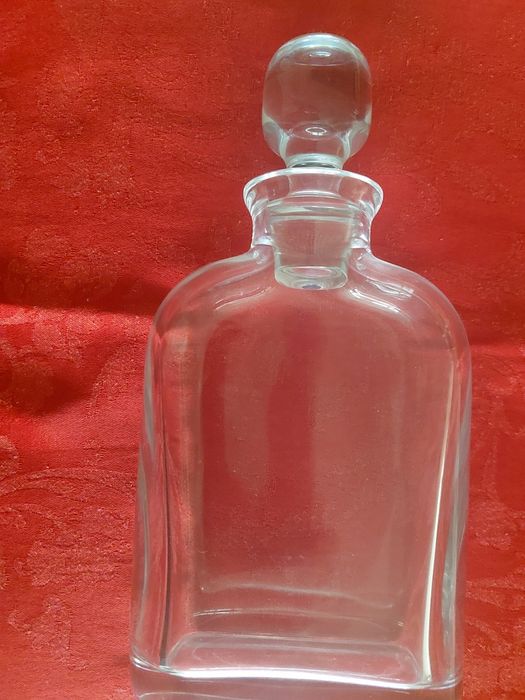 Garrafa de whisky de cristal