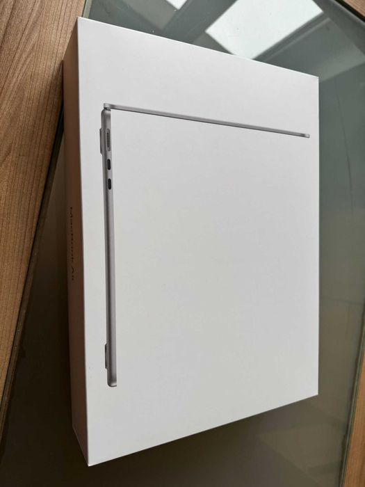 Macbook Air 13.3 M2 SpaceGray. Jak nowy! Oryginalny zestaw + gratisy!