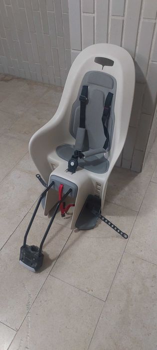 Cadeira para bicicleta com apoio no quadro