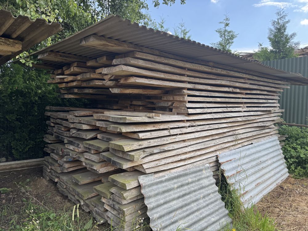 Tarcica dębowa sezonowana – grubość 50 mm, długość 3–5 m