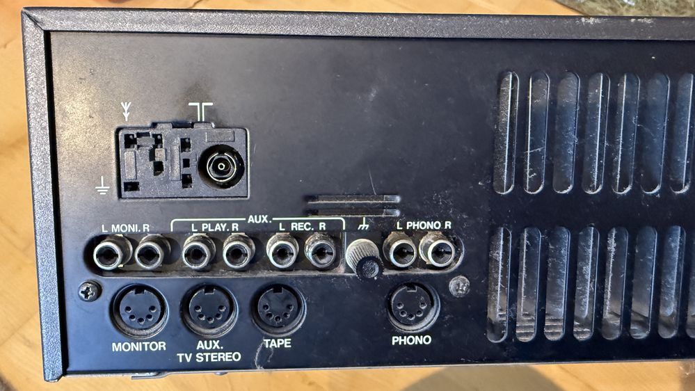 Amplituner Telefunken RR 200