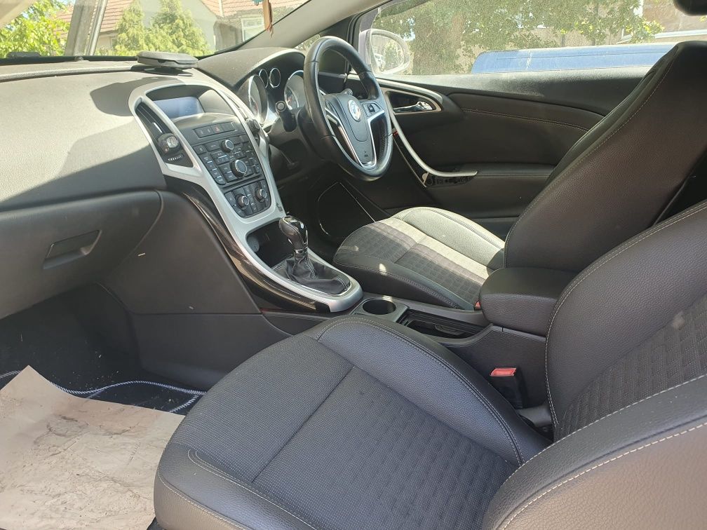 Opel Astra J GTC maska zderzak błotnik drzwi z40r