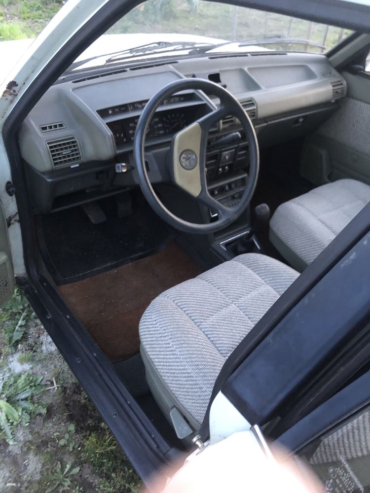 Peugot 305 do ano 1987 em bom estado
