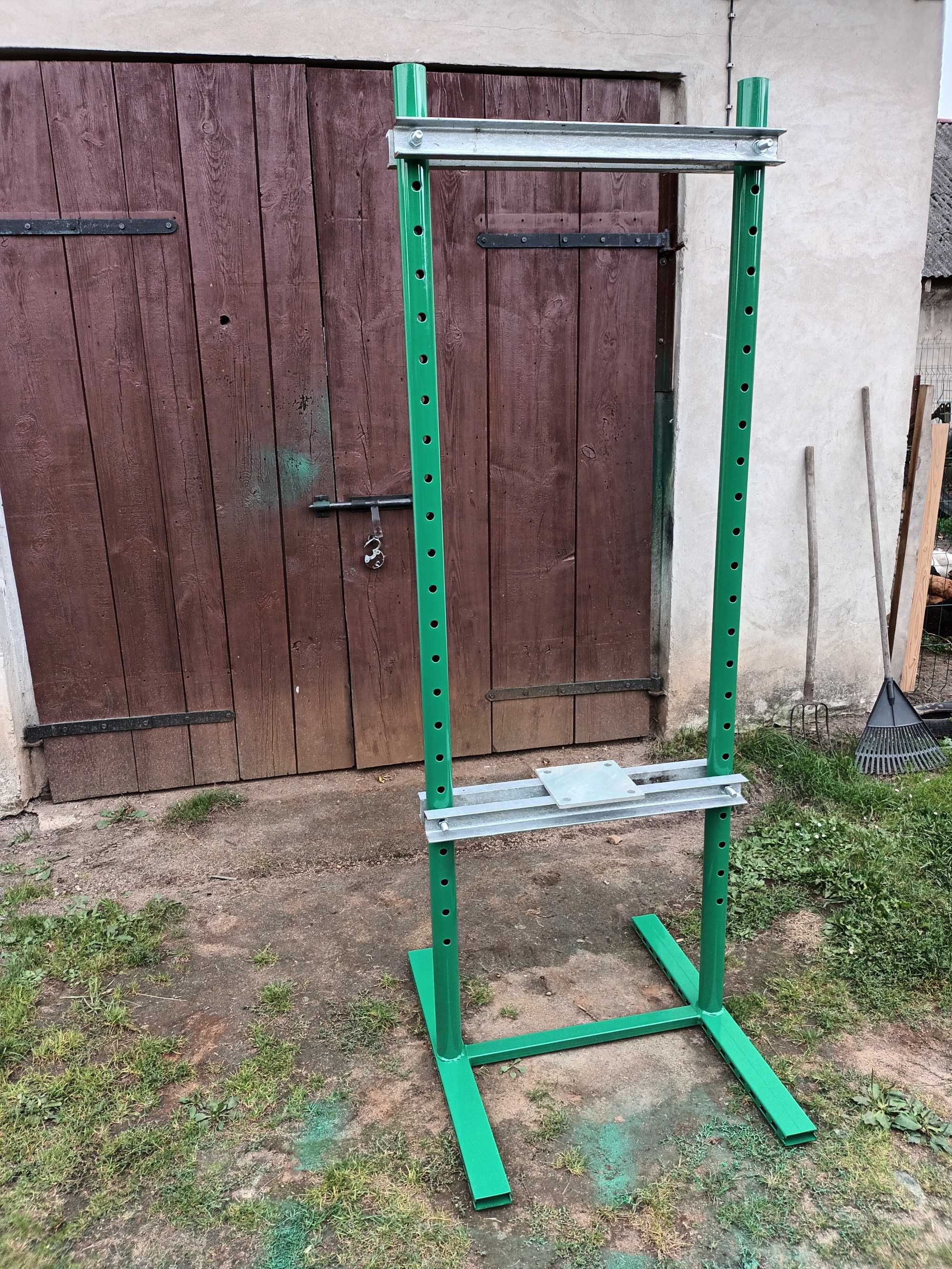 Rama prasy hydraulicznej