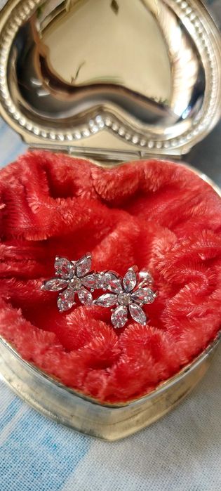 Brincos  Sparkling Snowflake de prata 925 e zirconias (Pandora)