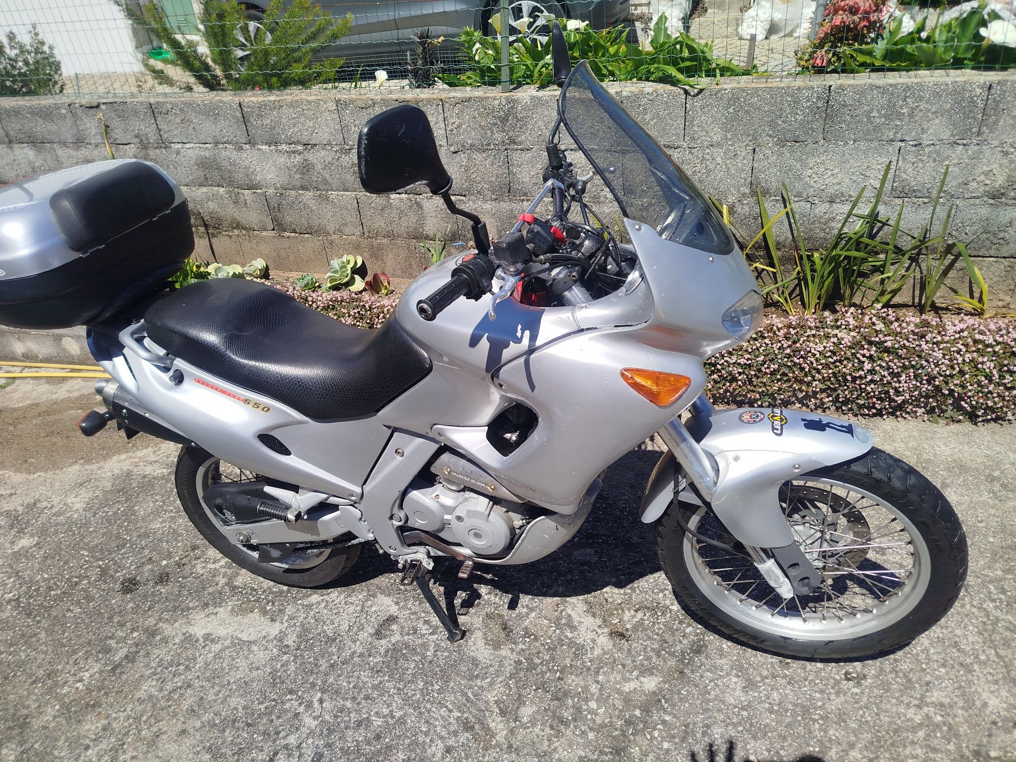 Aprilia Pégaso 650 (pneus novos)