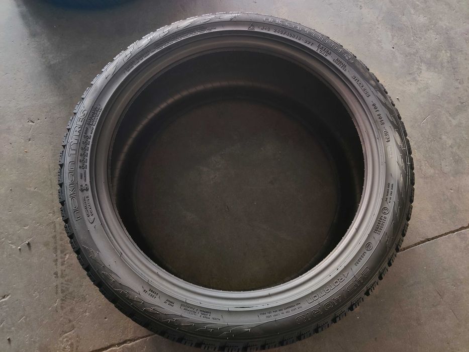 Шини зима R18 245 40 Nokian Hakkapeliitta R³ дуже добрий стан