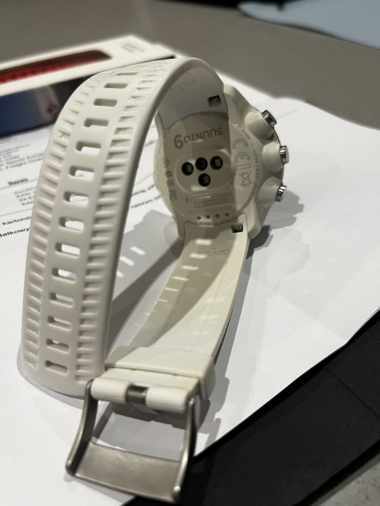 Zegarek Suunto 9 Baro White + dodatkowy czerwony zestaw paskow