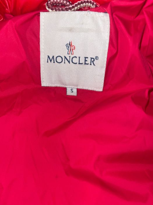 Красный зимний комбинезон Moncler