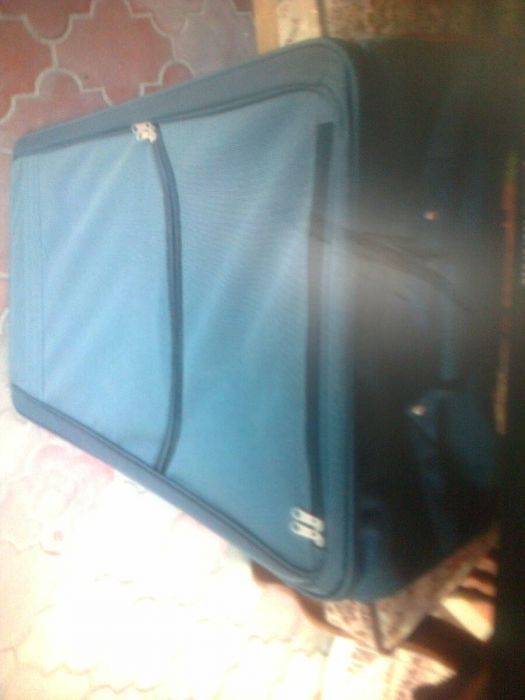 walizka turystyczna na kolkach oraz 3 walizki mniejsze z czasow plr