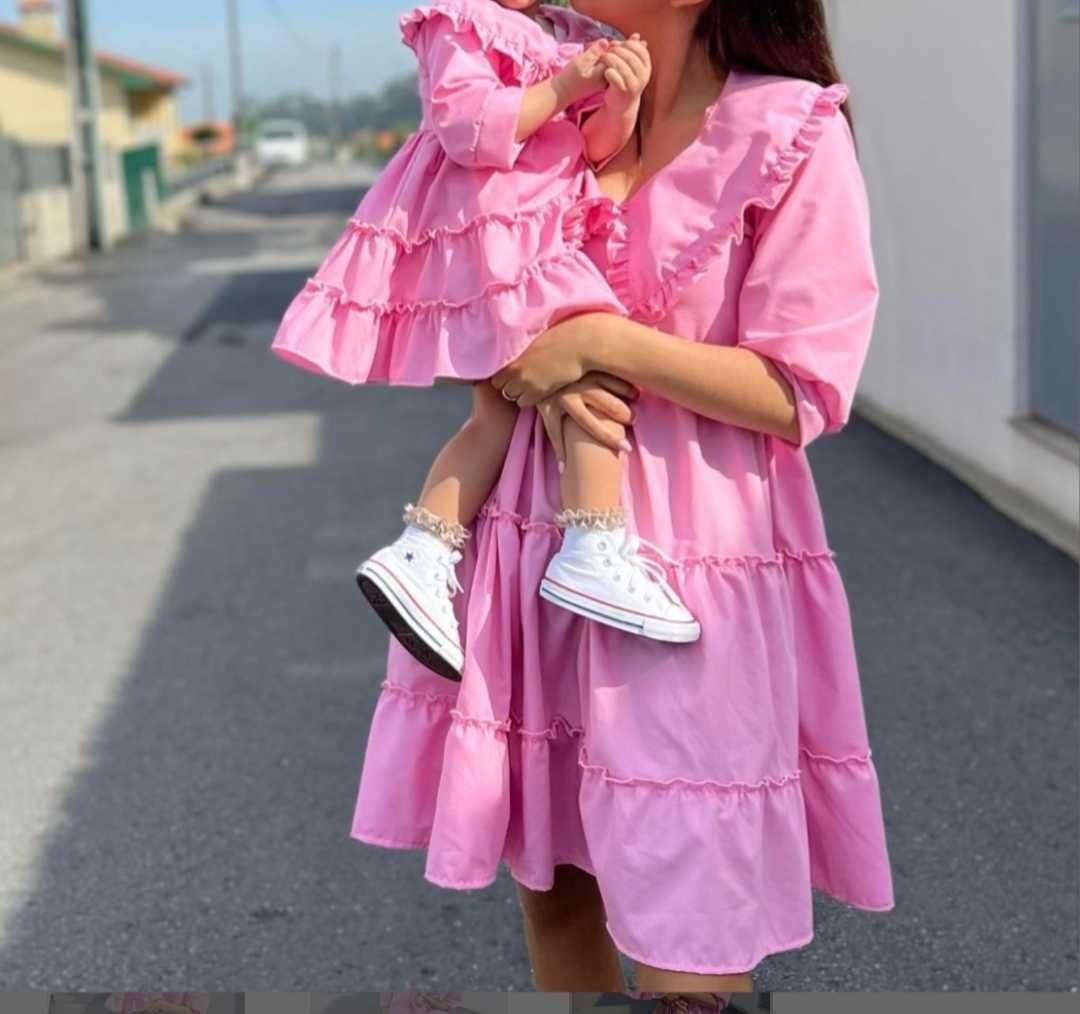 Conjunto de vestidos com gola mãe e filha