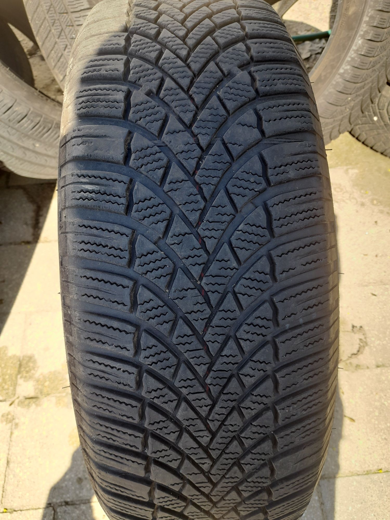 Opona zimowa Bridgestone Blizzak LM 005  215 65 r17