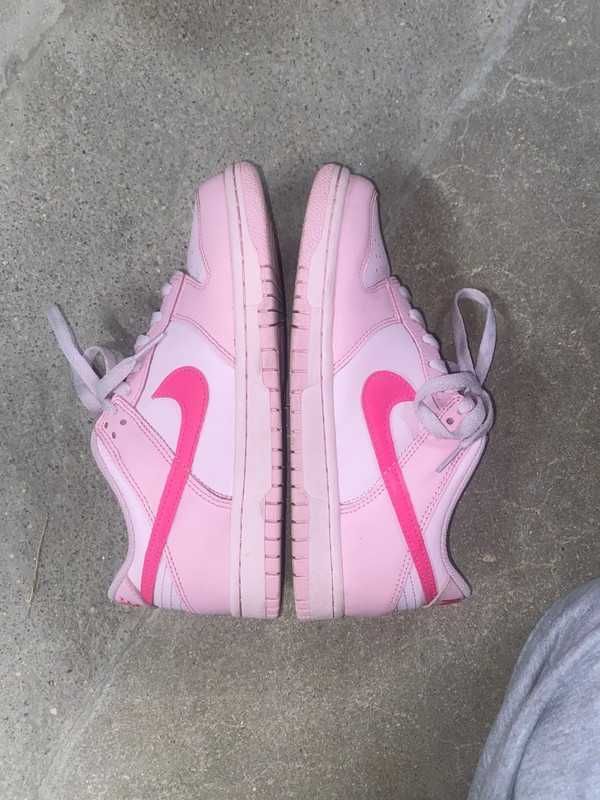 Nike Dunk Low Triple Pink (GS) 38.5