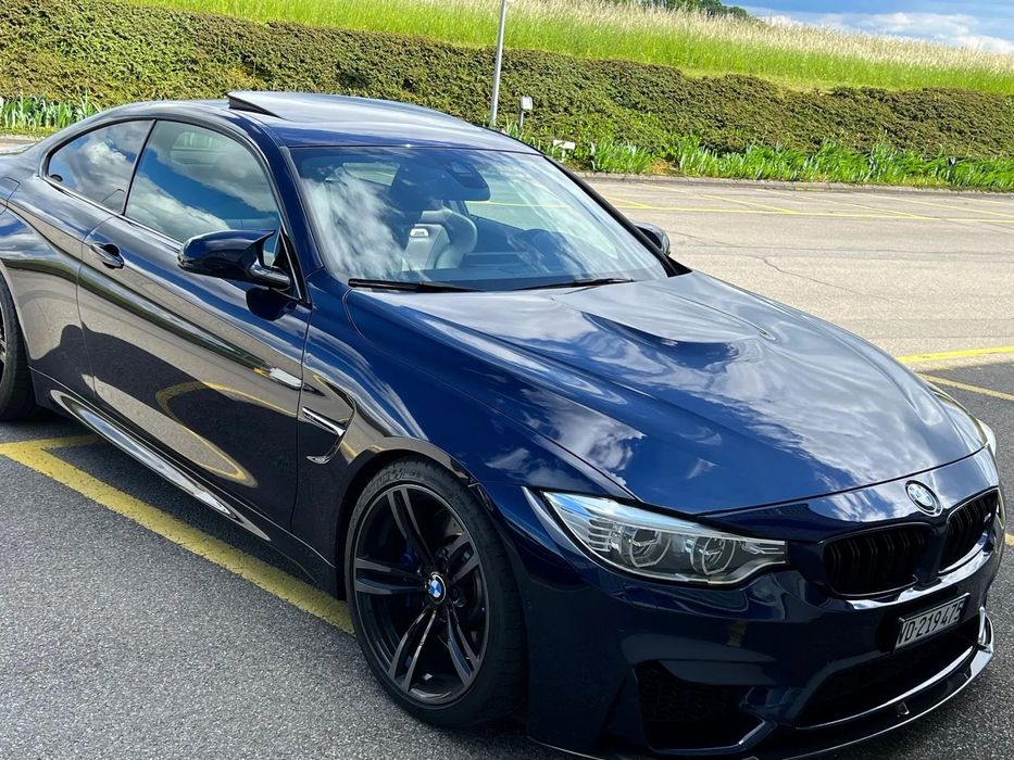 BMW M4 Auto