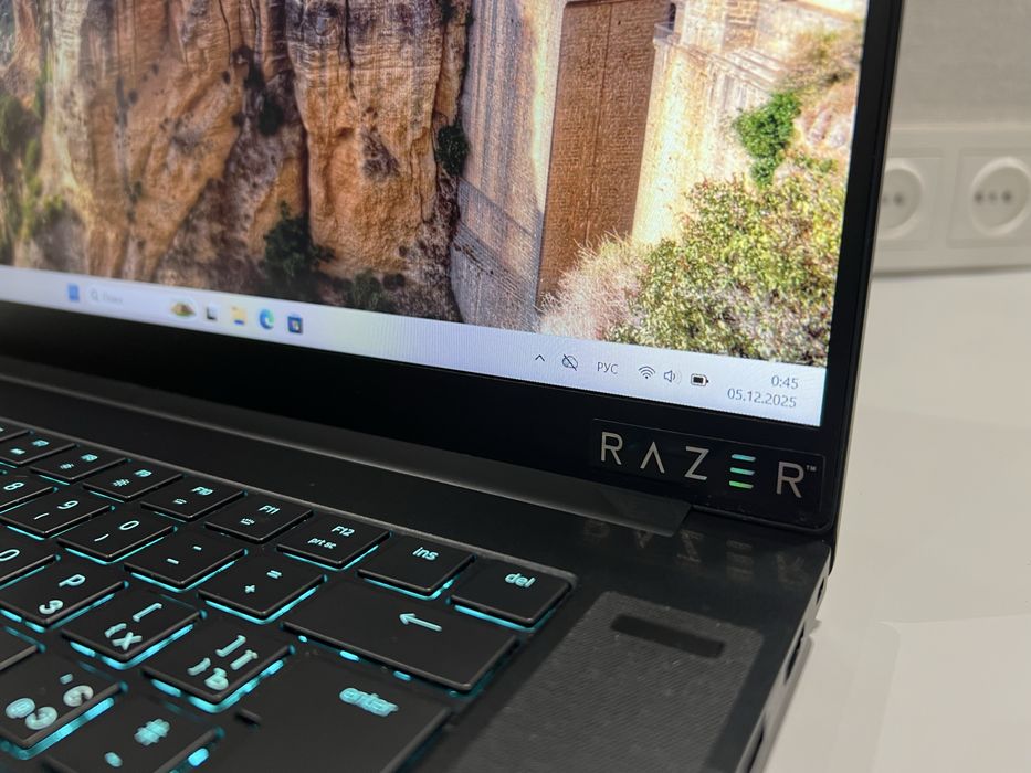 Игровой Razer Blade RZ09-0328 - 15" 144Hz /i7 /SSD 512/16Gb/ RTX 2060