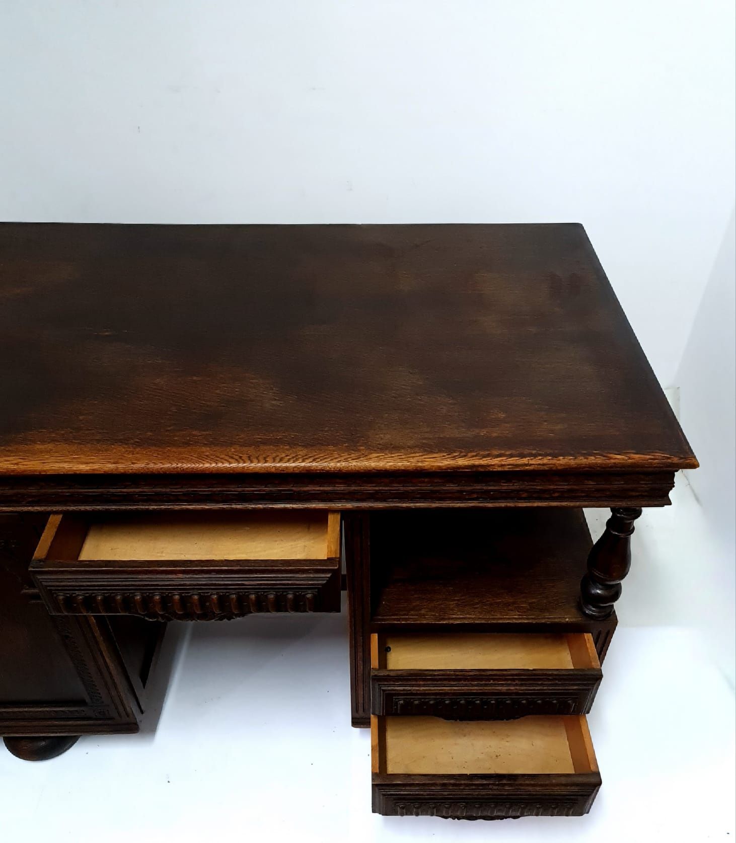 Piękne dębowe biurko gabinetowe Antyk   TRANSPORT
Styl neoklasycystyc