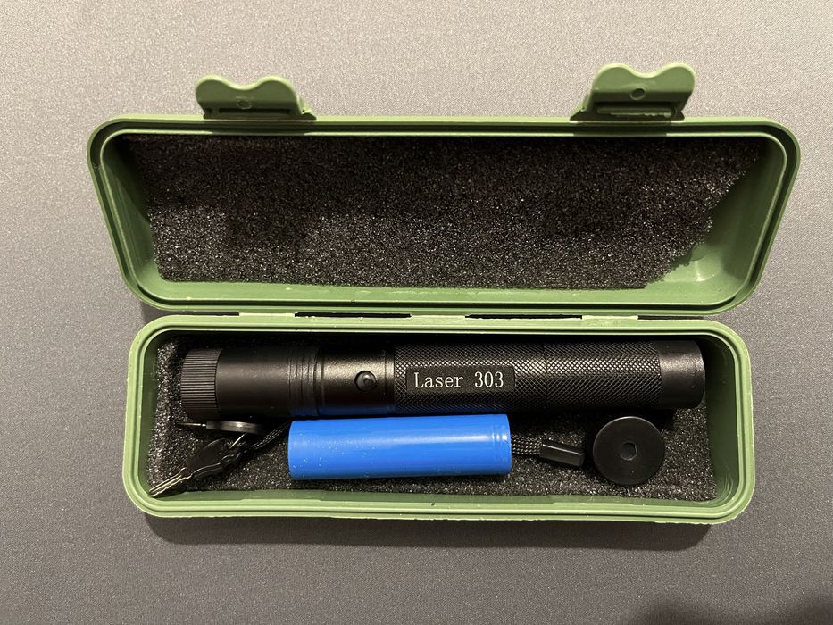 Laser 303  ( лазерна вказівка )