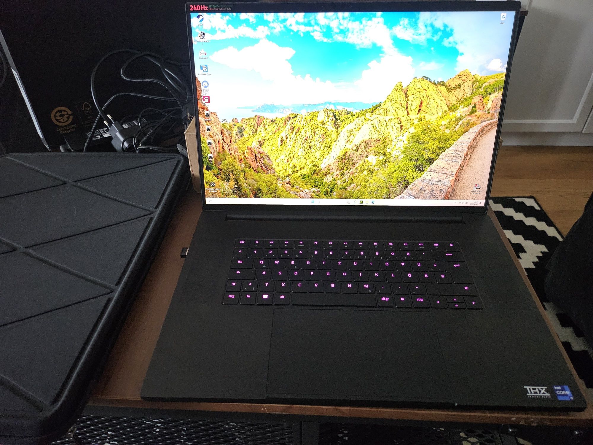 RAZER BLADE 18- RTX 4090|QHD 240 Hz| 32 GB|2TB SSD