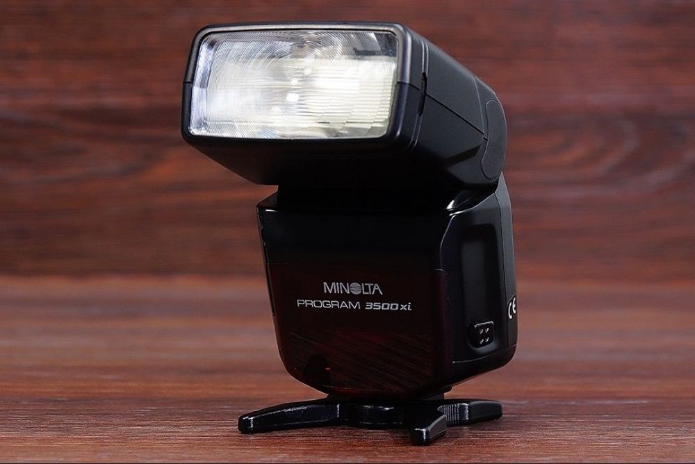 Фото спалах Minolta+ Чохол+ Акб