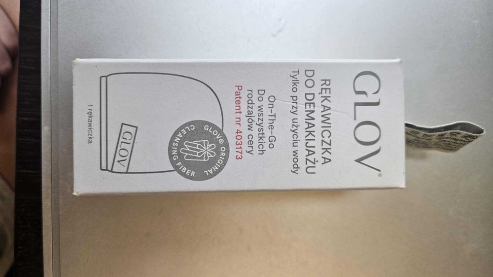 Rękawica do demakijażu tylko przy użyciu wody Glov