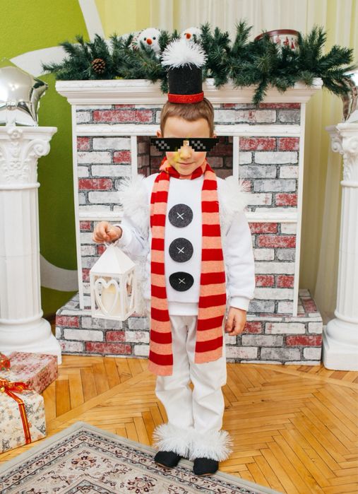 Продаж Костюм сніговика на 5 років (світшот + джинси)