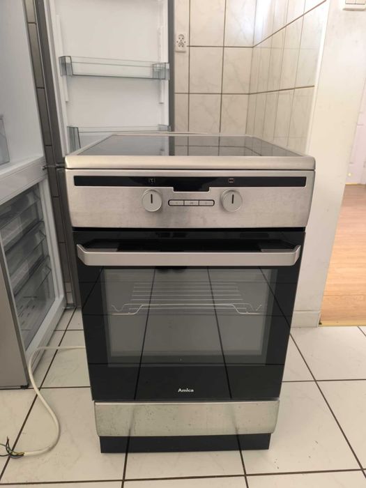 Wolnostojąca kuchenka elektryczną z płytą indukcyjną Amica