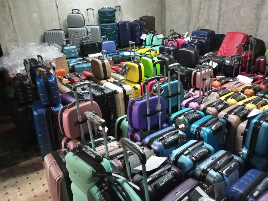 walizka kabinowa L na 4 kołach z abs podróżna