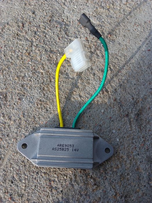 Regulator napięcia alternatora c-330 C-360 Fiat 126p Polonez Lublin.