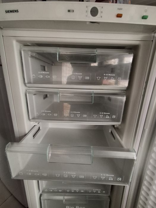 Морозильна камера Siemens modelGSD622